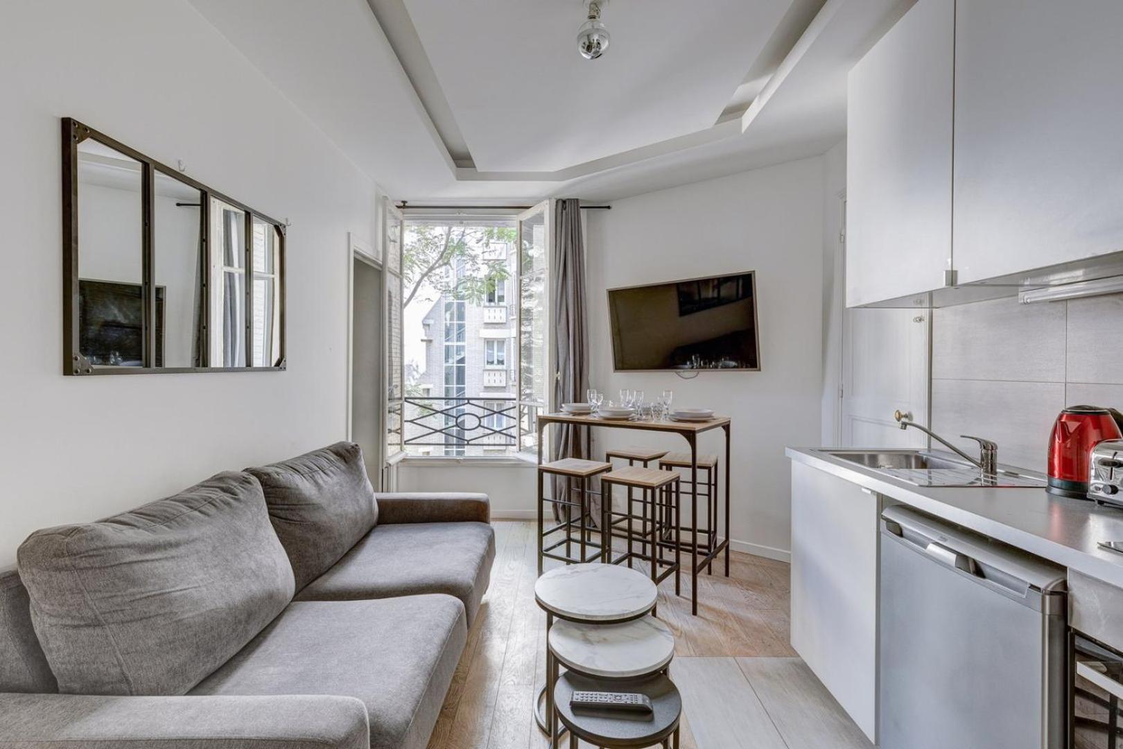 Bluestay 845 - Superb * Paris